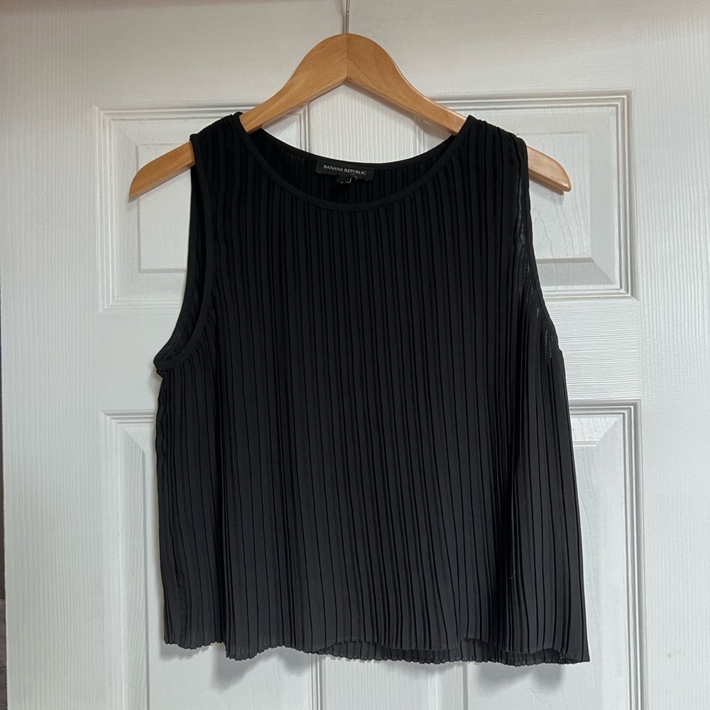 Sleeveless Pleated Cropped Blouse | Banana Republic |Size Medium